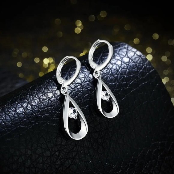 Gorgeous Sterling Silver Crystal Teardrop Earrings " Hypoallergenic  " - Picture 7 of 8